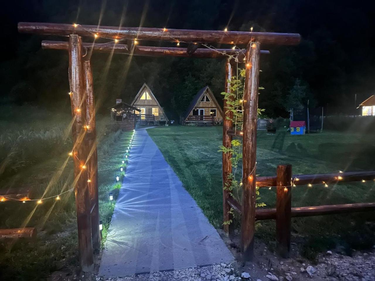 فيلا Cabanutze Satic Rucăr المظهر الخارجي الصورة